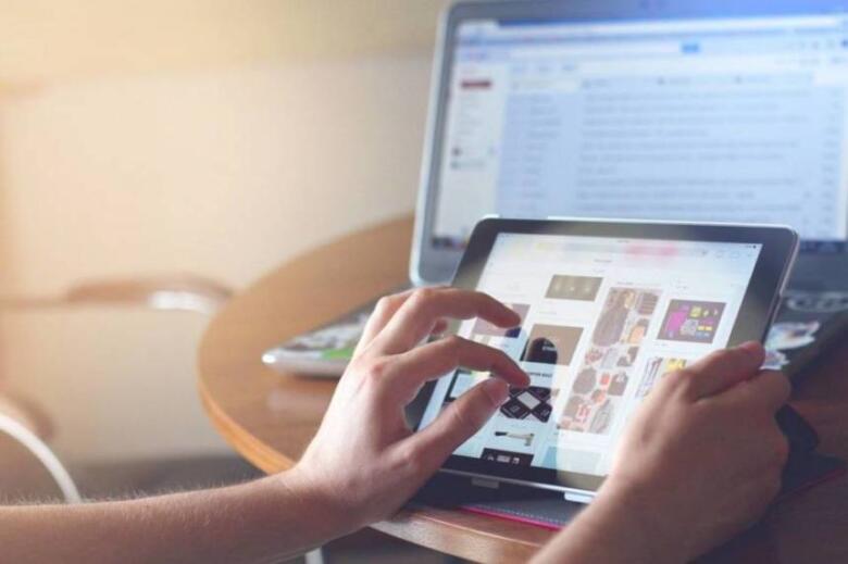 1. クラウドソーシングを利用し案件をもらいプログラミングで稼ぐ