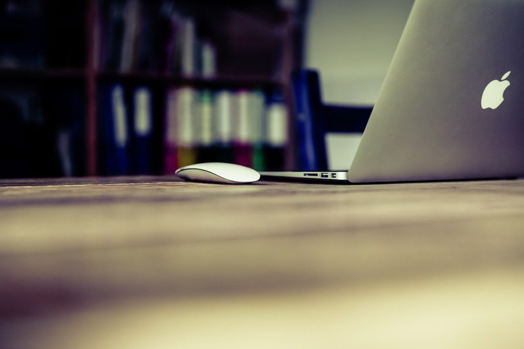 プログラミング初心者におすすめのパソコンはmac