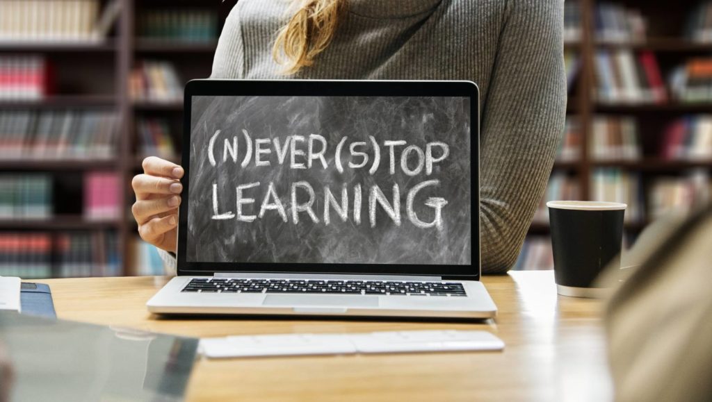 【独学】プログラミング学習におすすめの無料サイト5選！効率性が重要