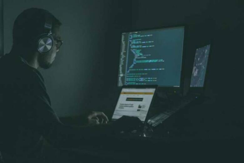 Rubyの副業で稼ぐならプログラミングスクールに行くべき
