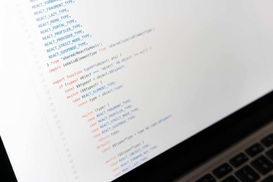swiftというプログラミング言語を理解して学習を始めよう！
