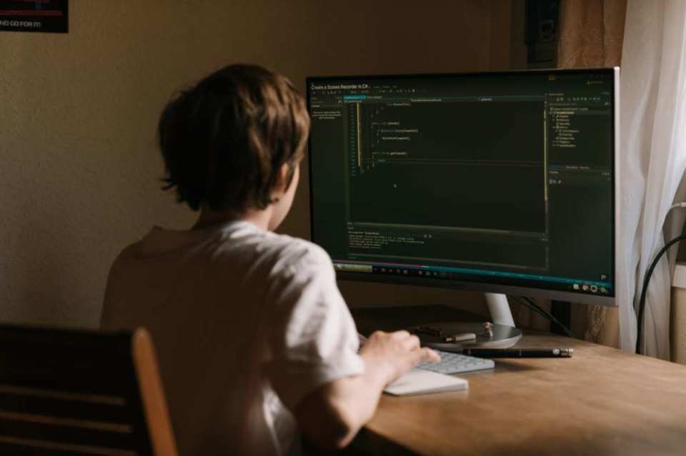 プログラミングが体験できるおすすめサイト4選