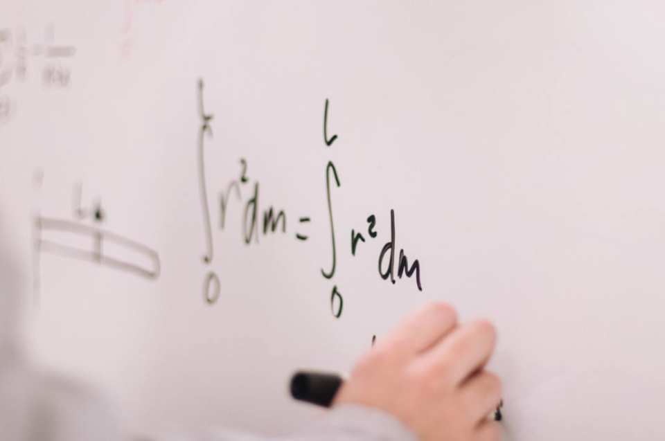 数学の知識があると有利なプログラミングの分野